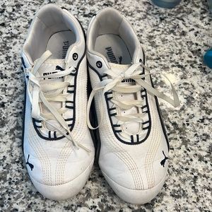 Running shoes